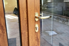 DETTAGLI PORTONCINO IN PVC